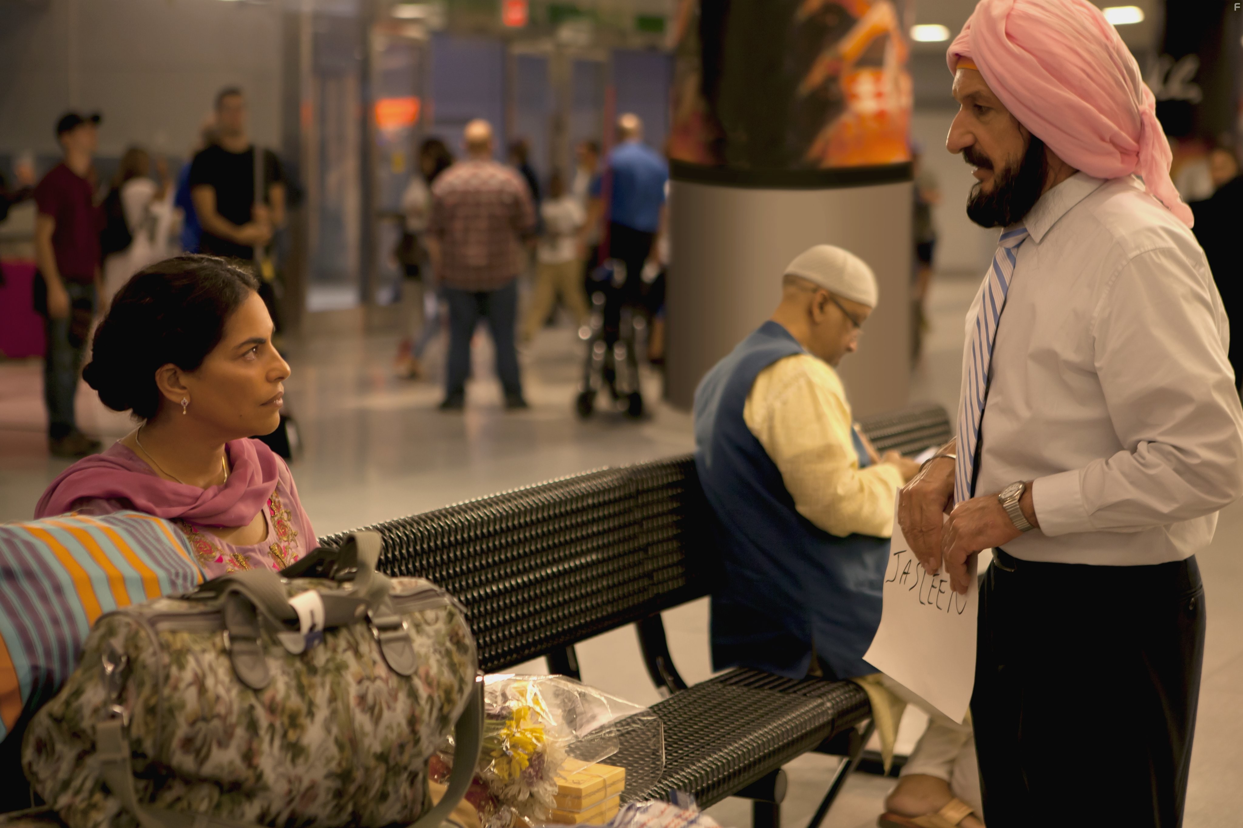 Ben Kingsley and Sarita Choudhury in Уроки вождения (2014)