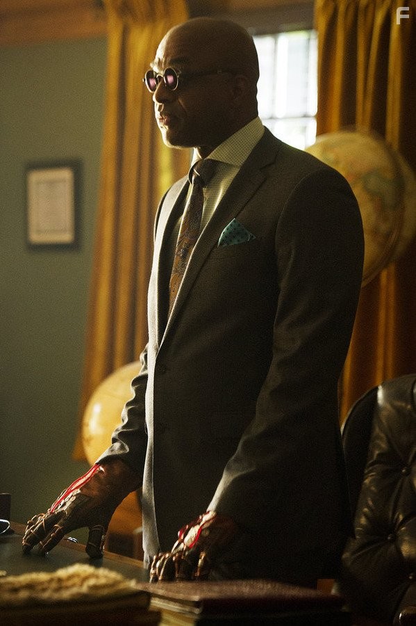Rick Worthy in Волшебники (2015)