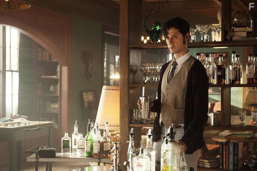 Hale Appleman in Волшебники (2015)