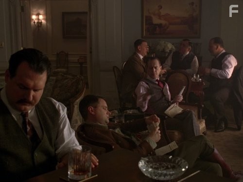 Steve Buscemi, Shea Whigham, and Edward McGinty in Подпольная империя (2010)