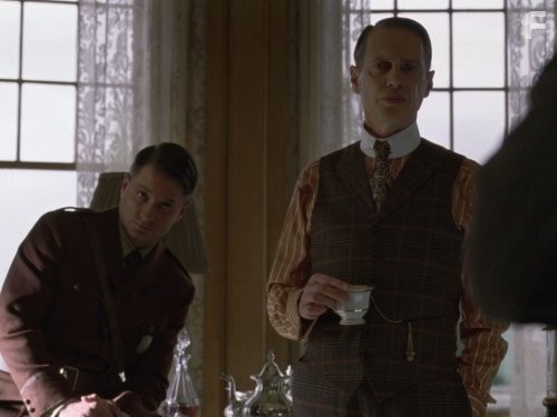 Steve Buscemi and Shea Whigham in Подпольная империя (2010)