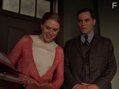 Michael Shannon and Christiane Seidel in Подпольная империя (2010)