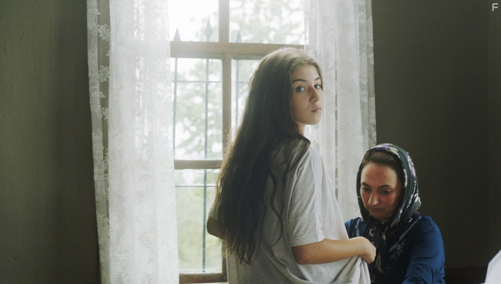 Doga Zeynep Doguslu in Мустанг (2015)