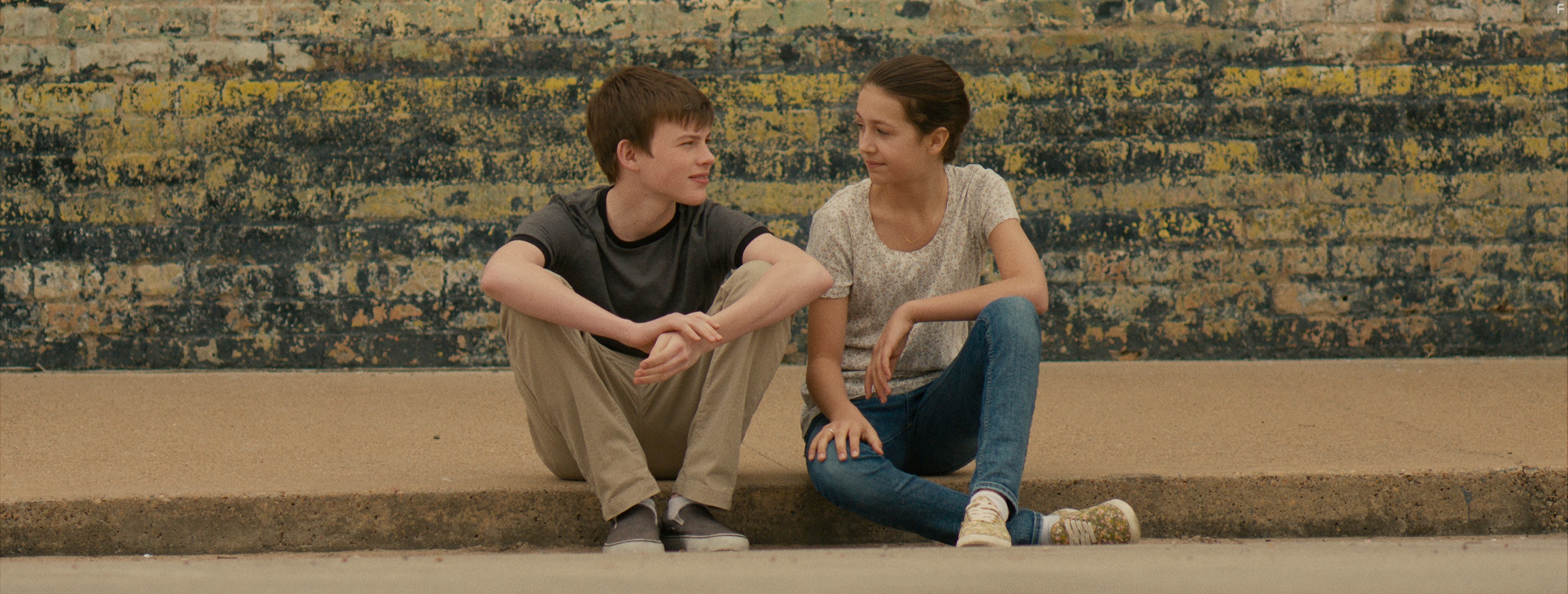 Emma Fuhrmann and Josh Wiggins in Потерявшиеся на солнце (2015)