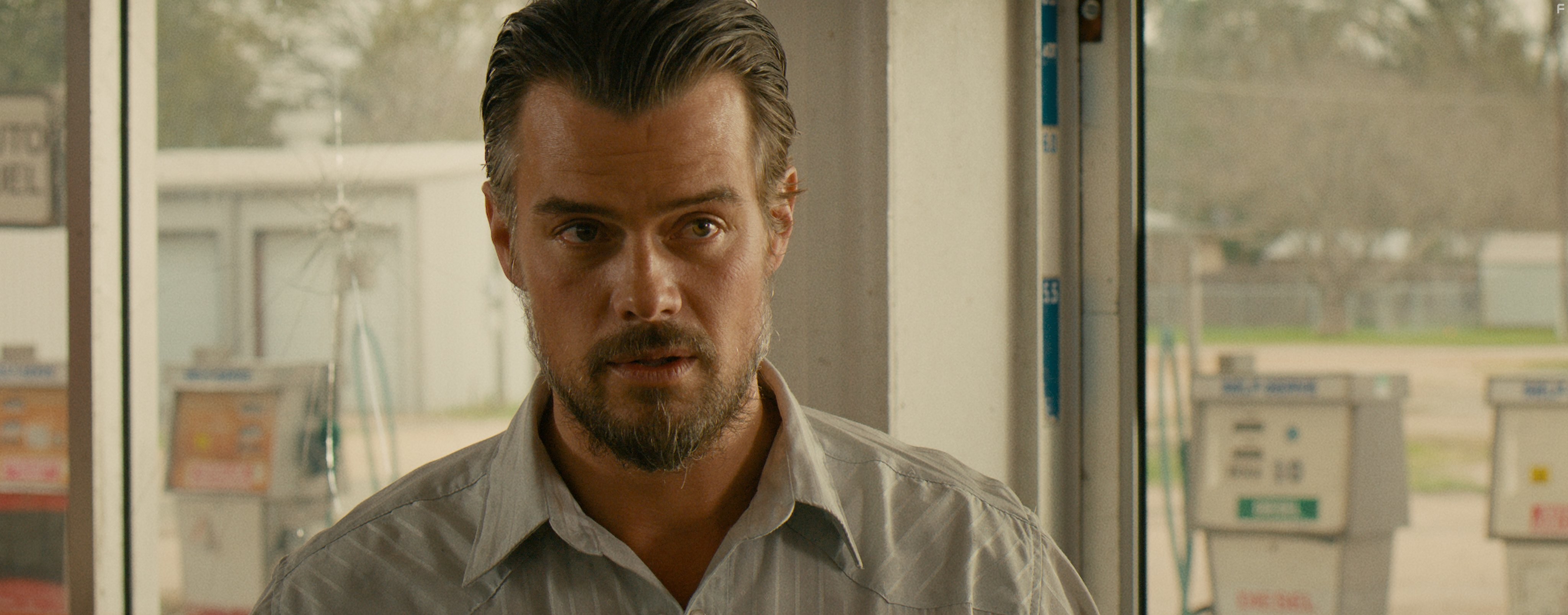 Josh Duhamel in Потерявшиеся на солнце (2015)