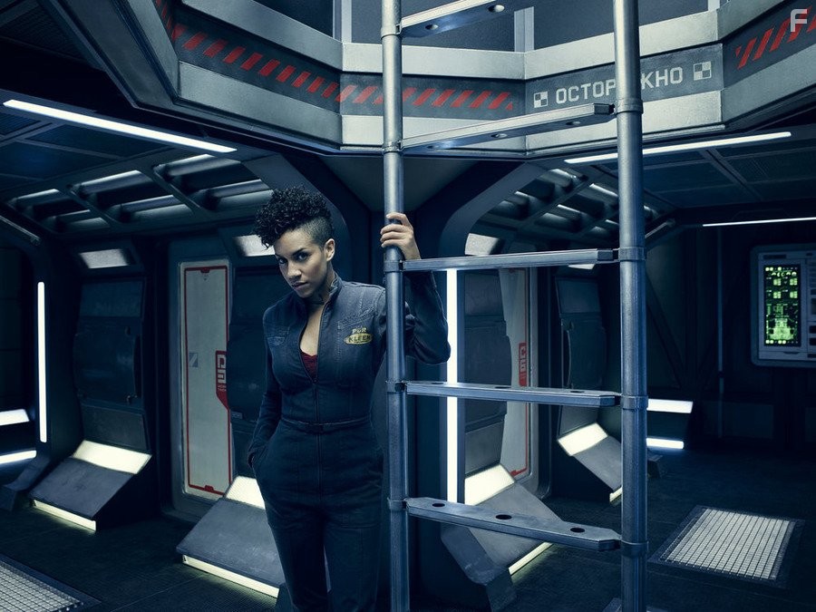 Dominique Tipper in Пространство (2015)