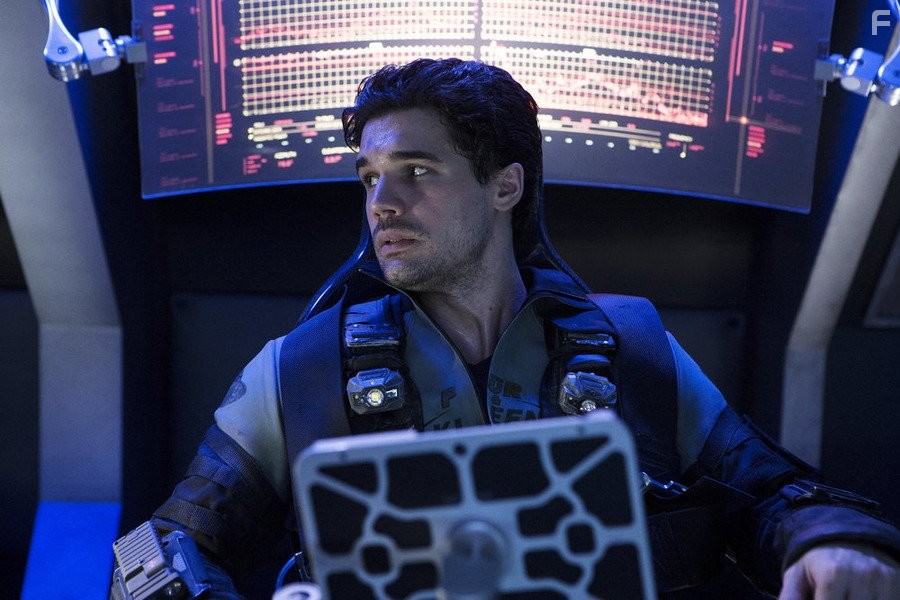 Steven Strait in Пространство (2015)