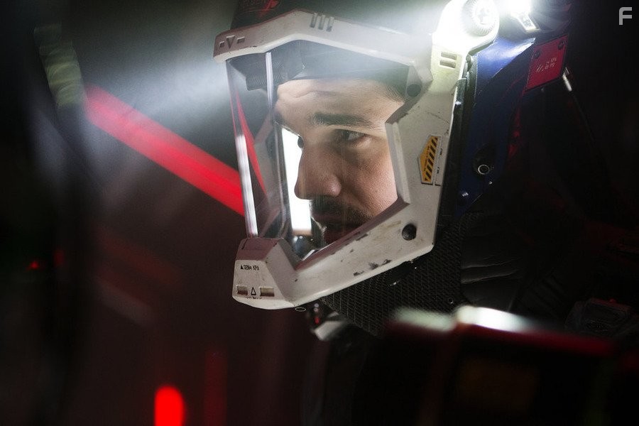 Steven Strait in Пространство (2015)