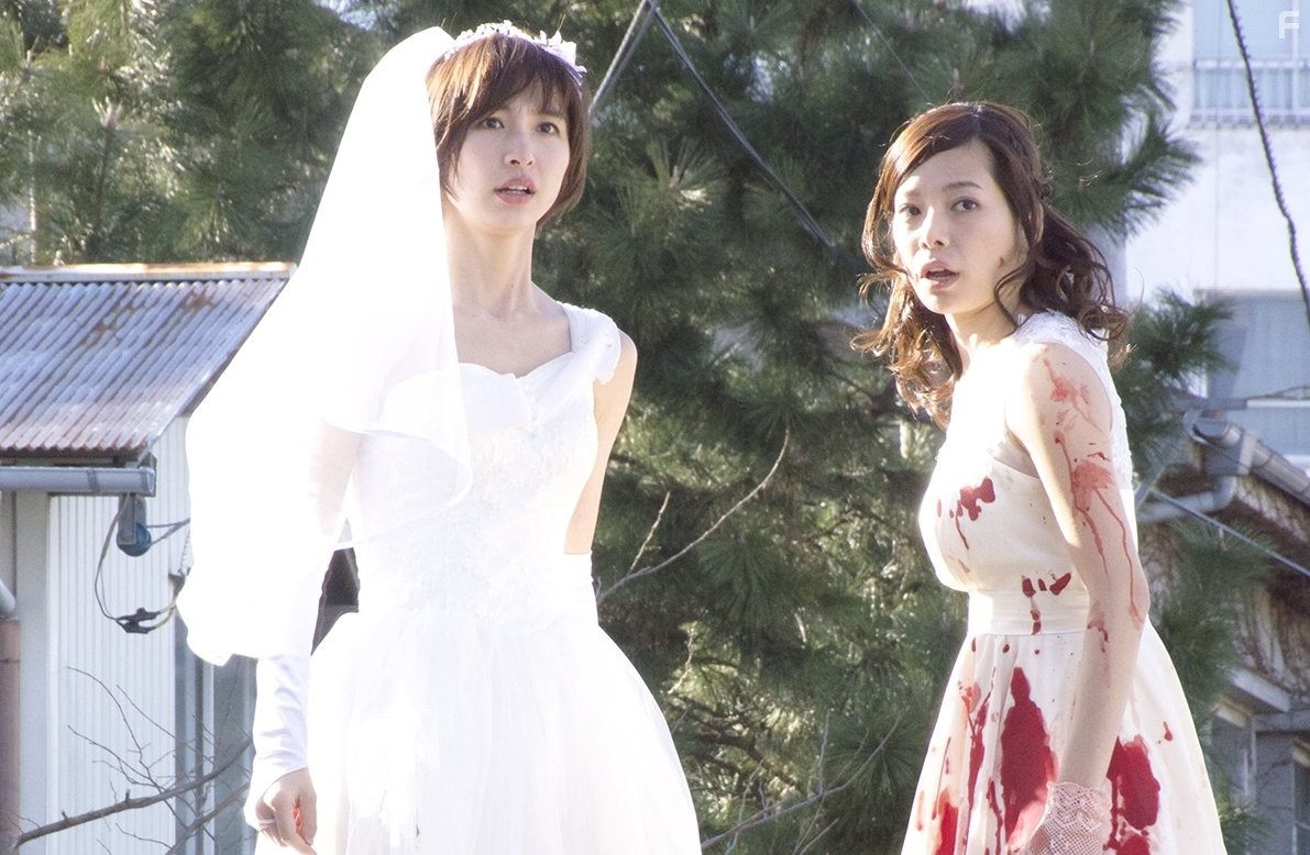 Mariko Shinoda and Yuki Sakurai in Riaru onigokko (2015)