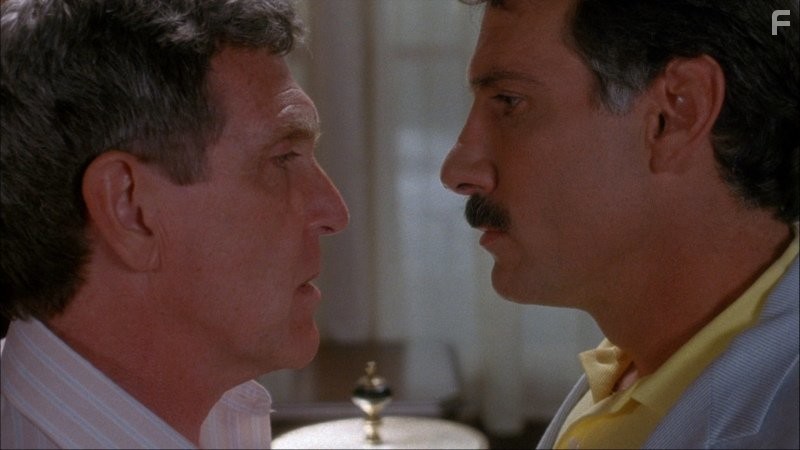 Robert Lansing and Steve Tannen in The Nest (1988)