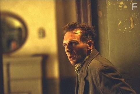 Ralph Fiennes in Паук (2002)