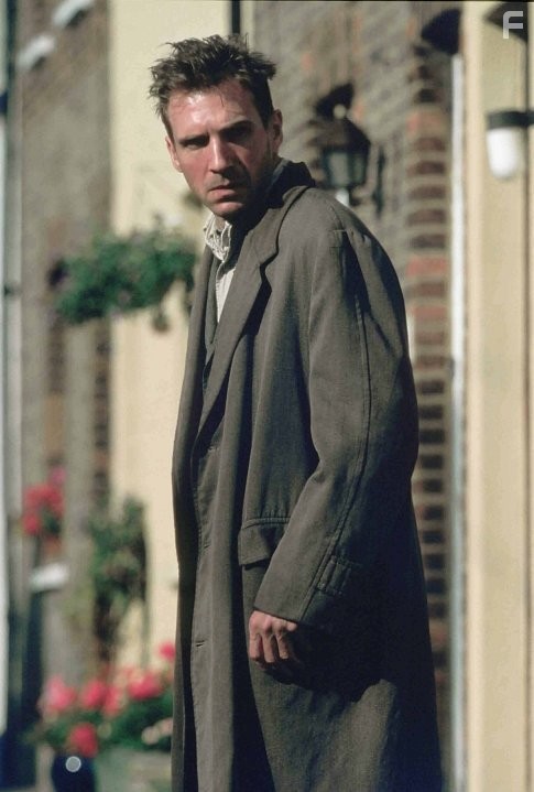 Ralph Fiennes in Паук (2002)