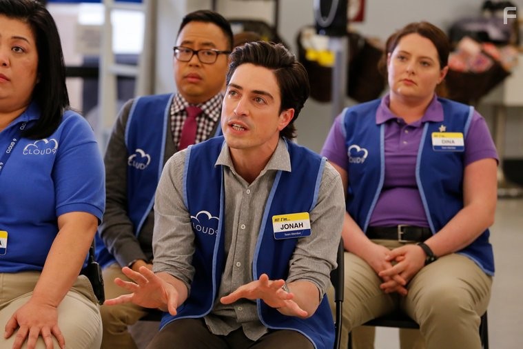 Ben Feldman, Lauren Ash, Kaliko Kauahi, and Nico Santos in Супермаркет (2015)