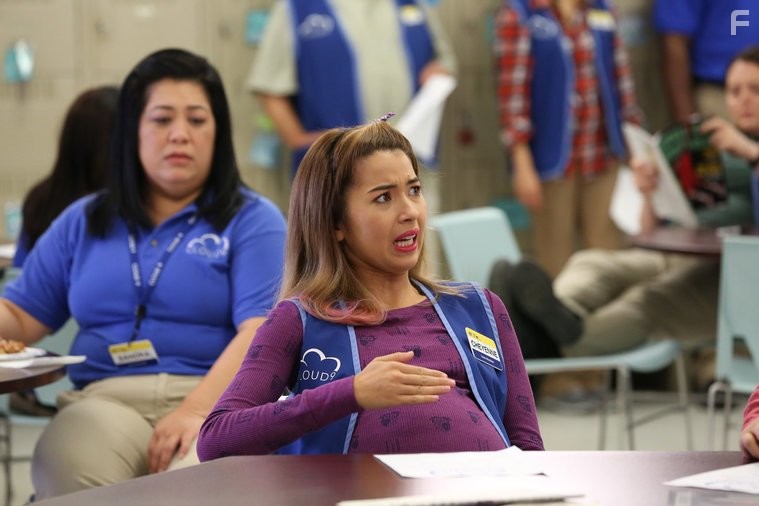 Kaliko Kauahi and Nichole Bloom in Супермаркет (2015)