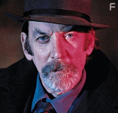 Donald Sutherland in Баффи - истребительница вампиров (1992)