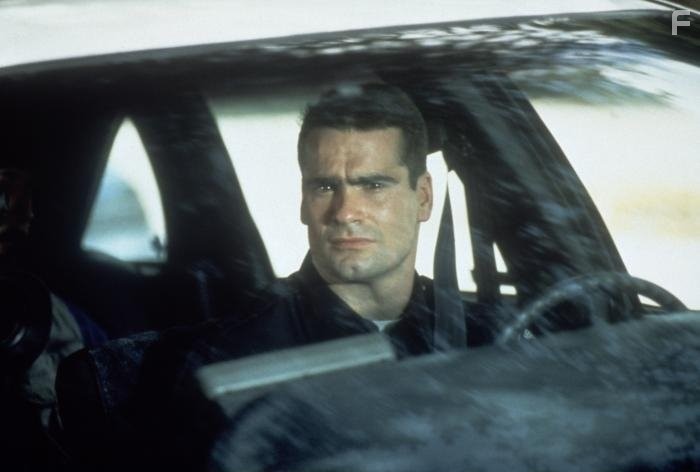 Henry Rollins in Погоня (1994)