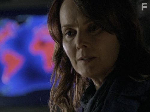 Laura Innes in Событие (2010)