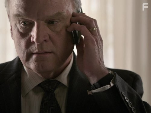 Bill Smitrovich in Событие (2010)