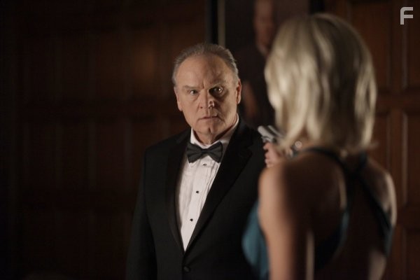 Bill Smitrovich in Событие (2010)