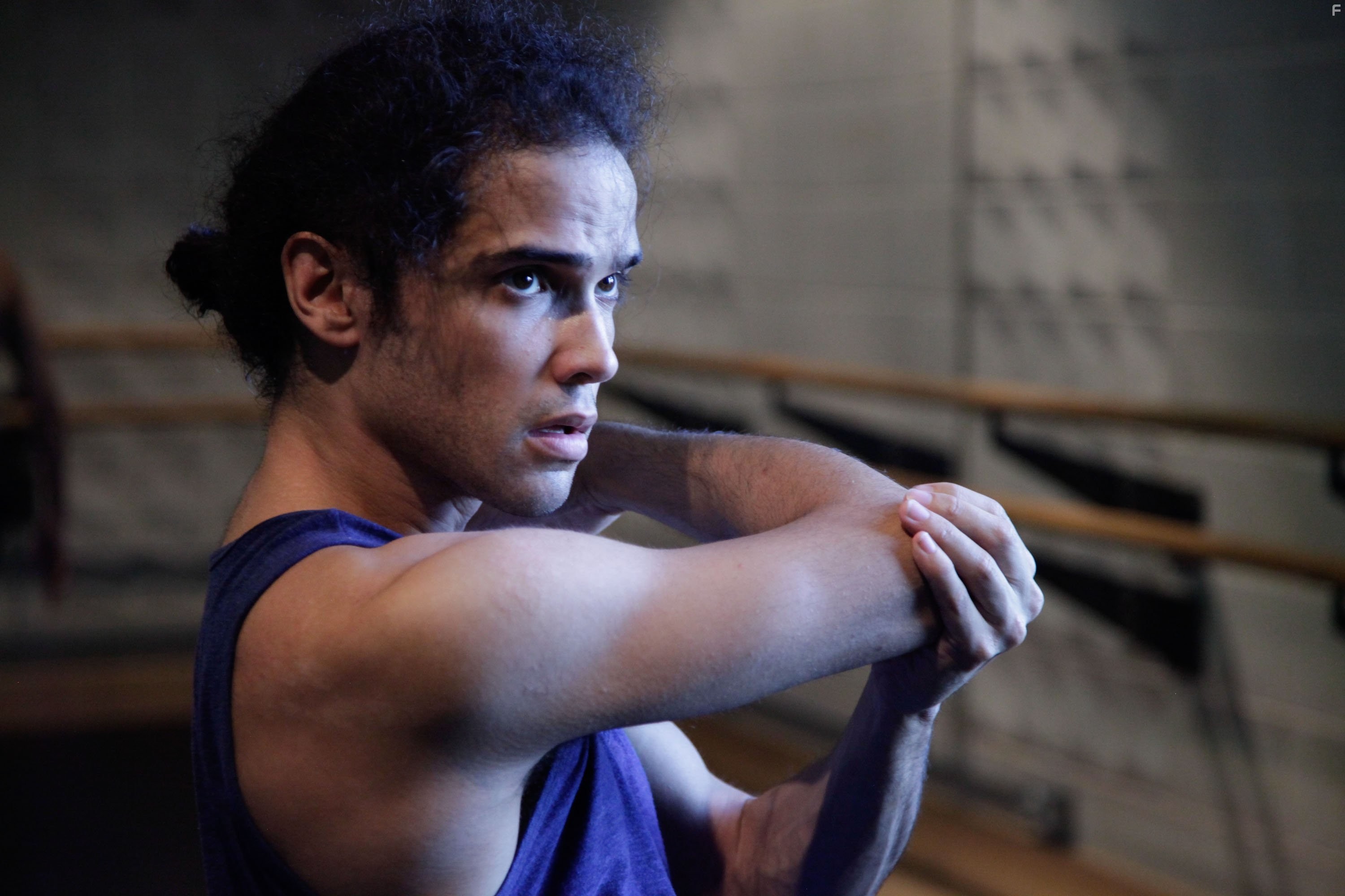 Танцующий в пустыне (2014)