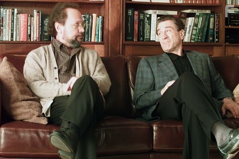 Robert De Niro and Billy Crystal in Анализируй то (2002)