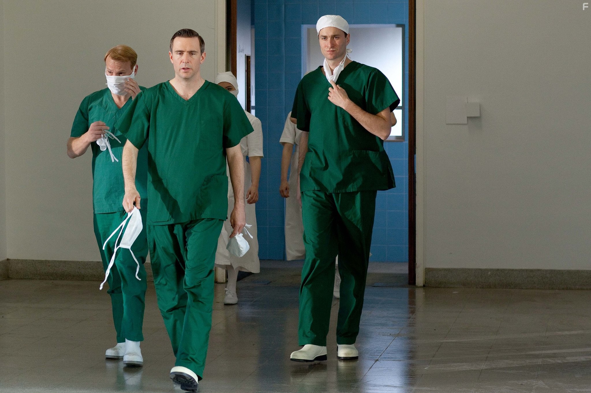 Oliver Chris, Jack Davenport, and Shaun Dingwall in На последнем дыхании (2013)