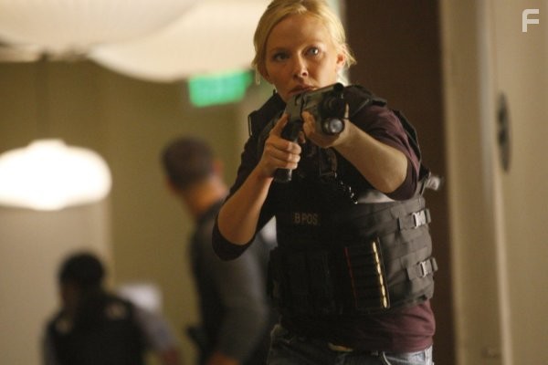 Kelli Giddish in Преследование (2010)