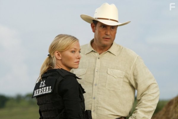 Kelli Giddish in Преследование (2010)