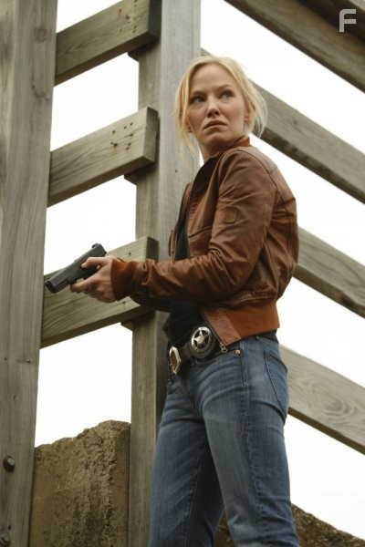 Kelli Giddish in Преследование (2010)