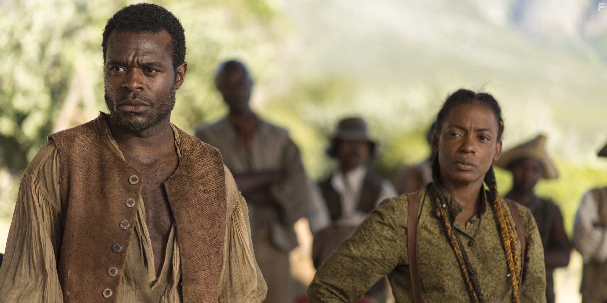 Lyriq Bent and Aunjanue Ellis in The Book of Negroes (2015)