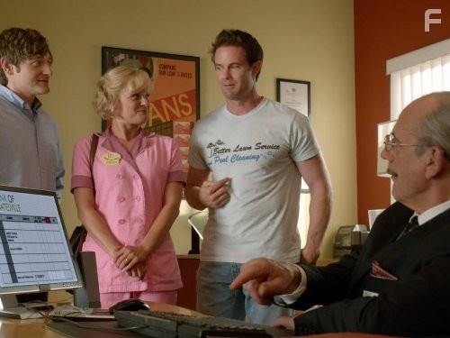 Christopher Lloyd, Martha Plimpton, Garret Dillahunt, and Lucas Neff in Воспитывая Хоуп (2010)