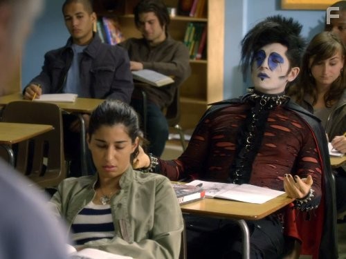 Lucas Neff in Воспитывая Хоуп (2010)