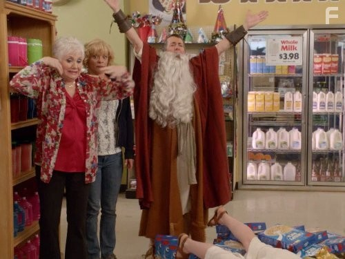 Martha Plimpton and Shirley Jones in Воспитывая Хоуп (2010)