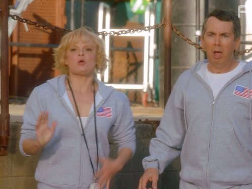 Martha Plimpton and Gregg Binkley in Воспитывая Хоуп (2010)
