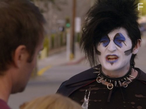 Lucas Neff in Воспитывая Хоуп (2010)