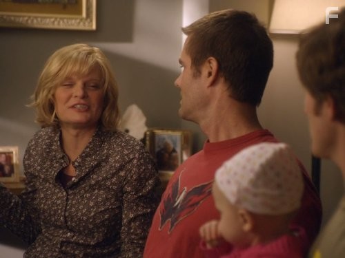 Martha Plimpton in Воспитывая Хоуп (2010)