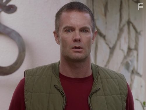 Garret Dillahunt in Воспитывая Хоуп (2010)