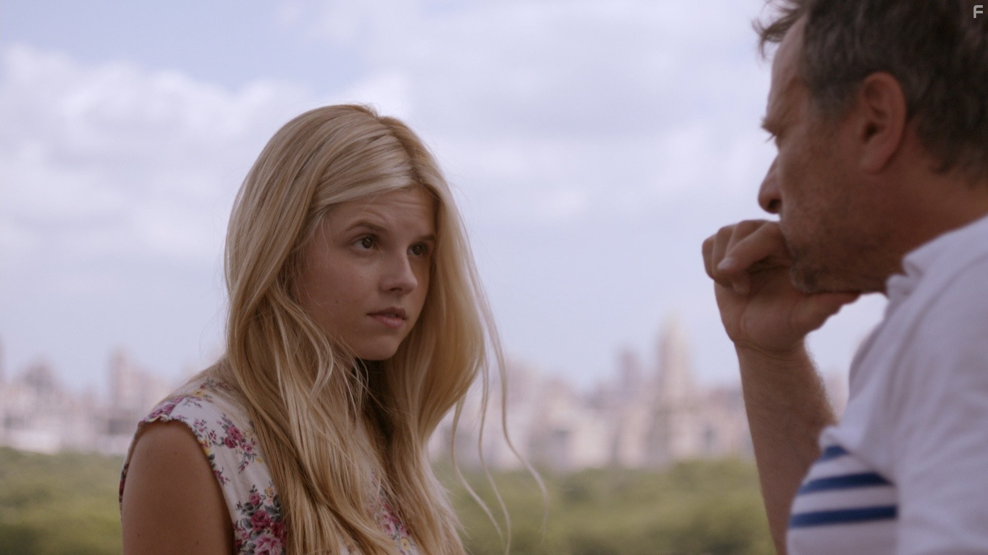 Michael Nyqvist and Ana Mulvoy-Ten in Девушка в книге (2015)