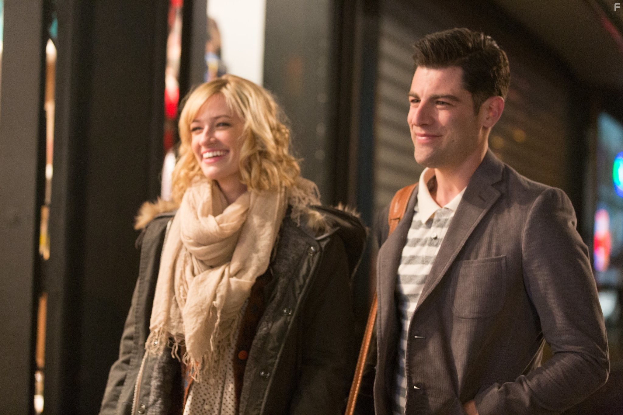 Max Greenfield and Beth Behrs in Здравствуйте, меня зовут Дорис (2015)