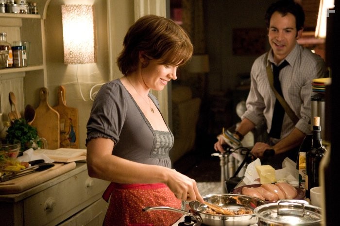 Amy Adams and Chris Messina in Джули и Джулия: Готовим счастье по рецепту (2009)
