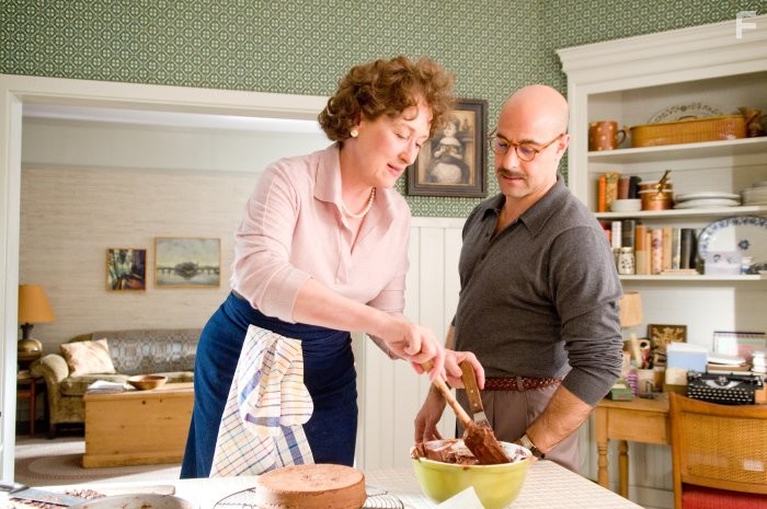 Meryl Streep and Stanley Tucci in Джули и Джулия: Готовим счастье по рецепту (2009)