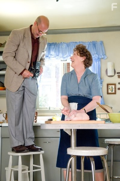 Meryl Streep and Stanley Tucci in Джули и Джулия: Готовим счастье по рецепту (2009)
