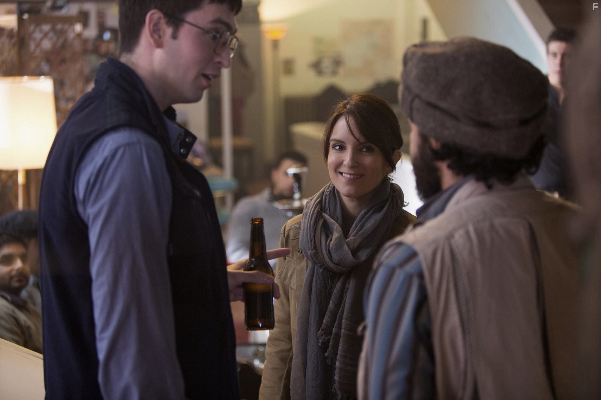 Tina Fey, Nicholas Braun, and Christopher Abbott in Репортерша (2016)