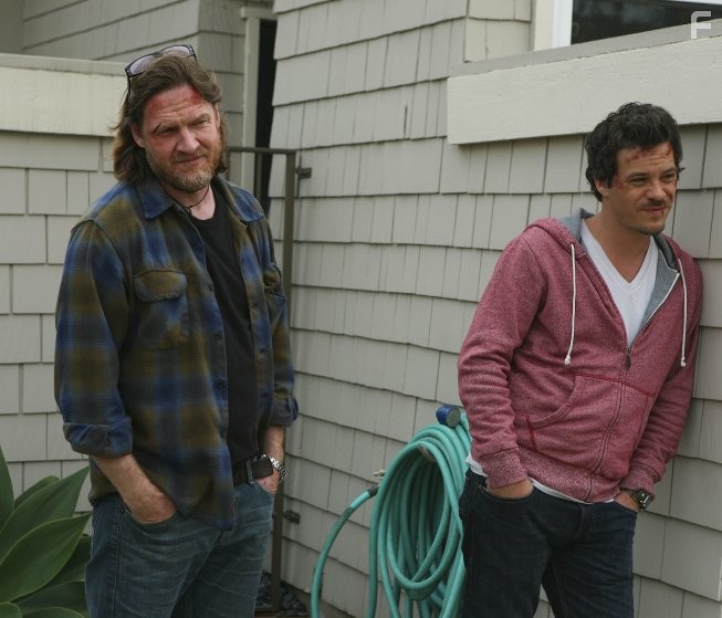 Donal Logue and Michael Raymond-James in Терьеры (2010)