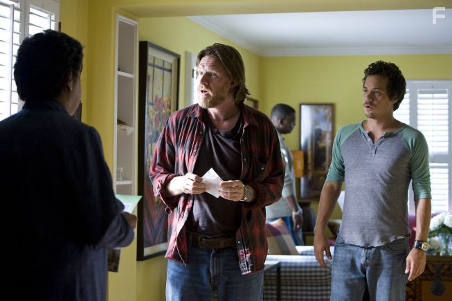 Donal Logue and Michael Raymond-James in Терьеры (2010)