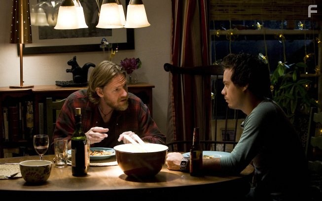 Donal Logue and Michael Raymond-James in Терьеры (2010)