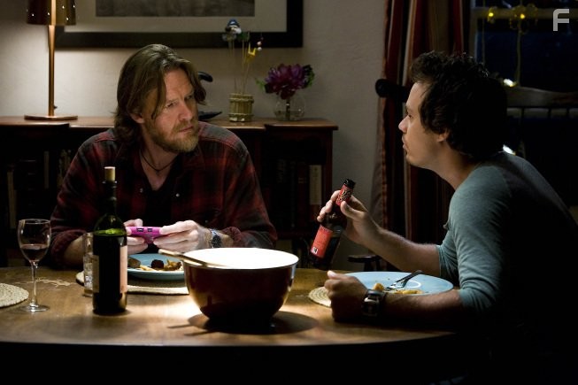 Donal Logue and Michael Raymond-James in Терьеры (2010)
