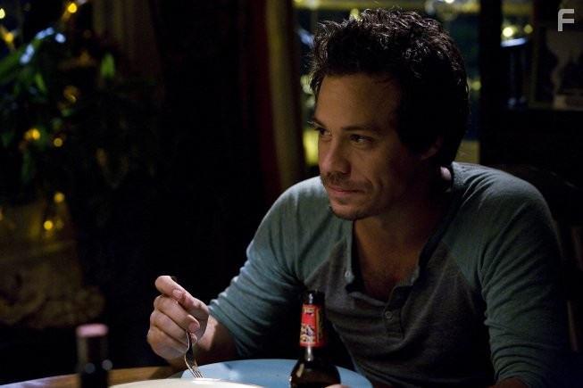 Michael Raymond-James in Терьеры (2010)