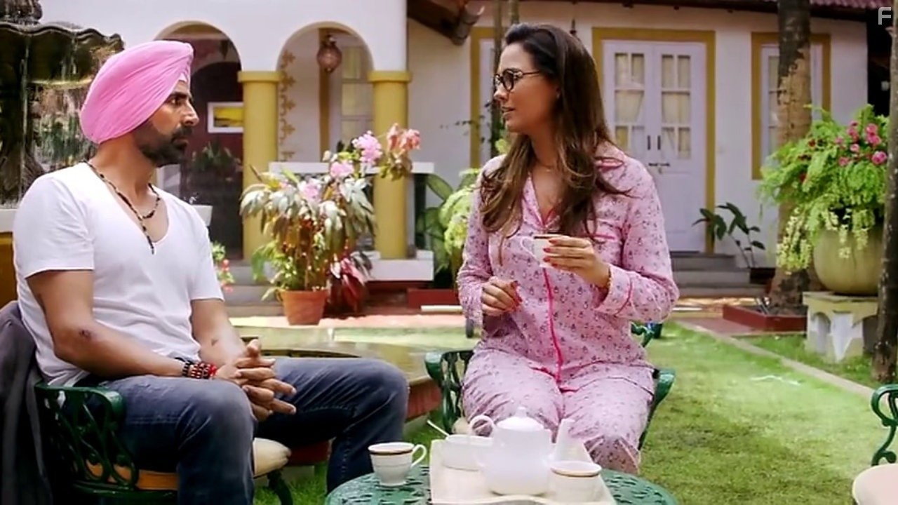 Akshay Kumar and Lara Dutta in Король Сингх 2 (2015)