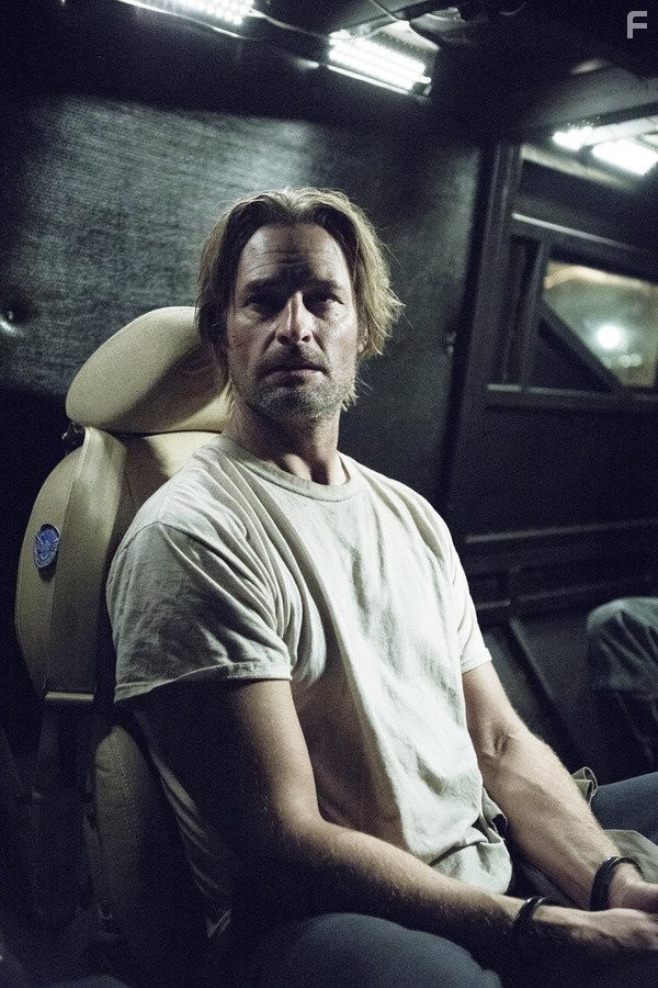 Josh Holloway in Колония (2016)